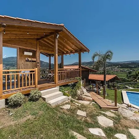 Chalet Fernandes Yellow