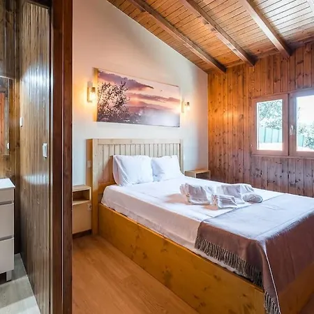 Fernandes Yellow Chalet Ponte de Lima