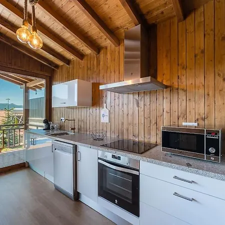 Fernandes Yellow Chalet