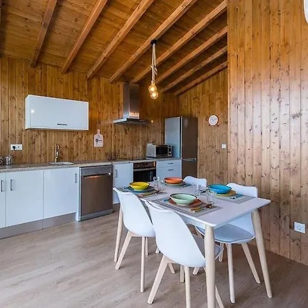 Fernandes Yellow Chalet