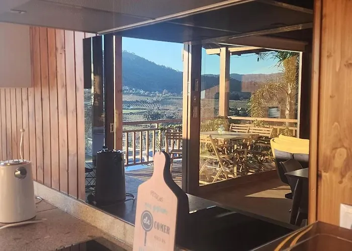 Fernandes Yellow Chalet