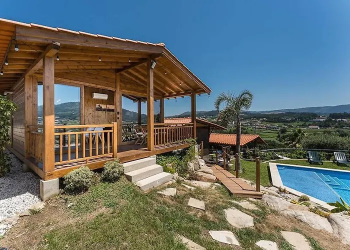 Chalet Fernandes Yellow