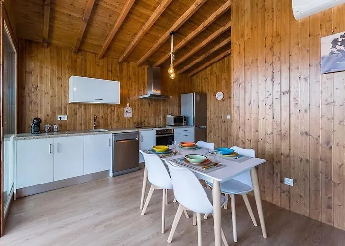 Fernandes Yellow Chalet